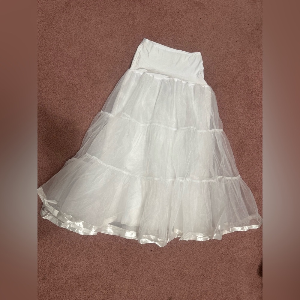 New Medium White Chrinolin tutu dress skirt gown costume stretchy